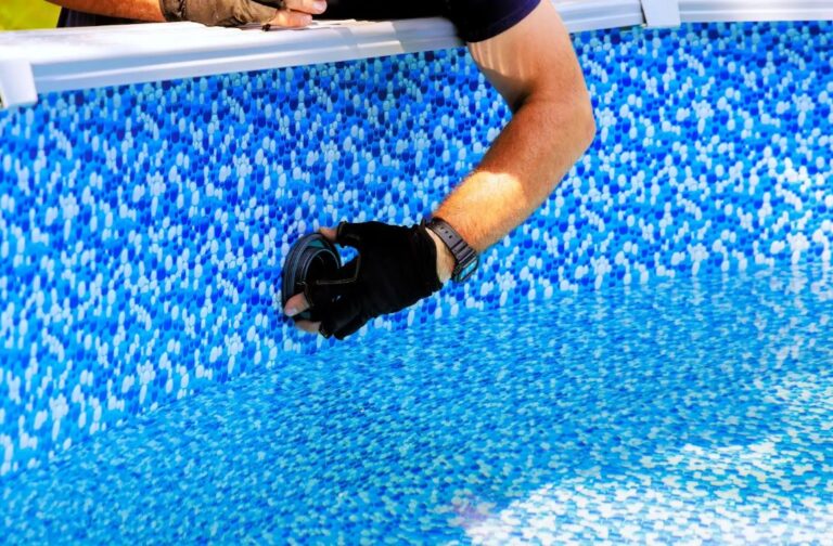servizio pulizia piscina